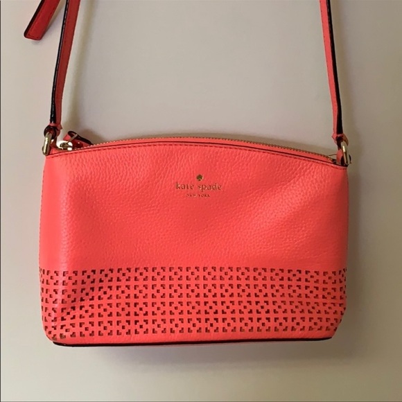 Kate Spade “Wakefield Lane” Pebbled Leather Crosssbody Purse - Picture 3 of 6